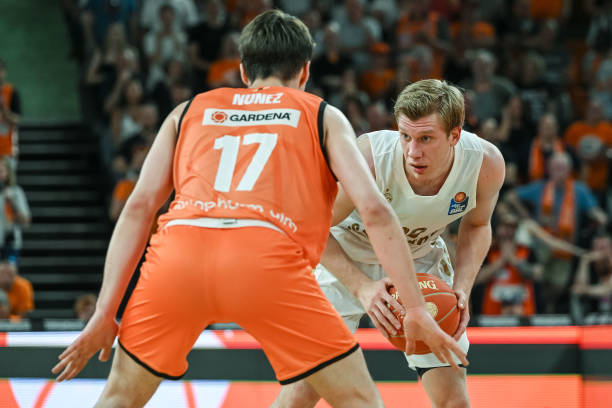 个球队中不 个球队中不