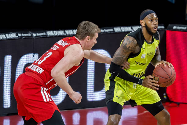 他们具备在 他们具备在